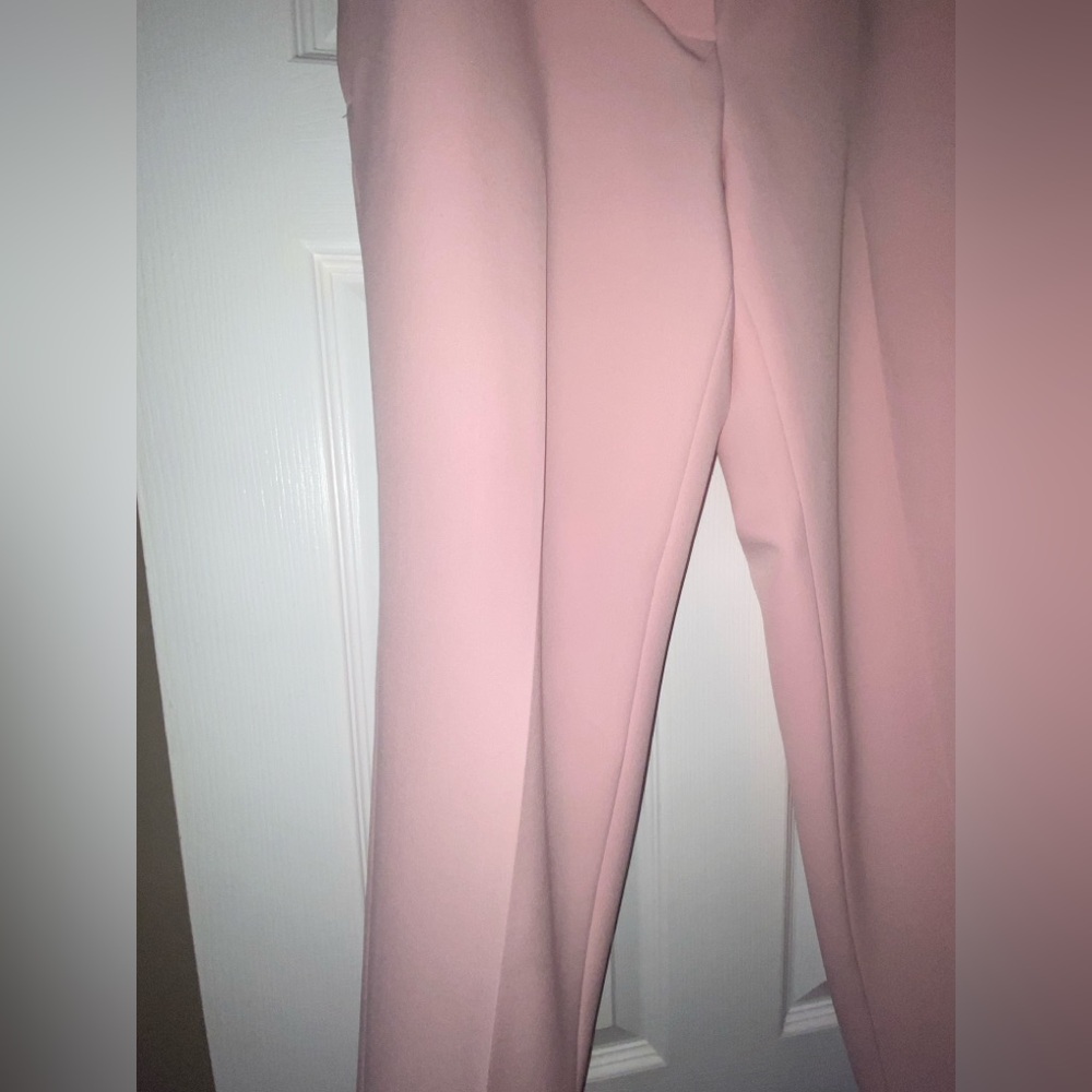Kasper Women's Straight Leg Pants in Soft Pink SZ 4 EUC - Picture 4 of 9